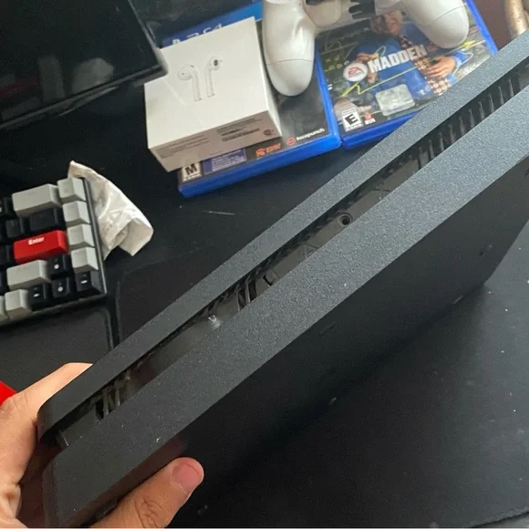 Ps4 slim bundle with controllers and games